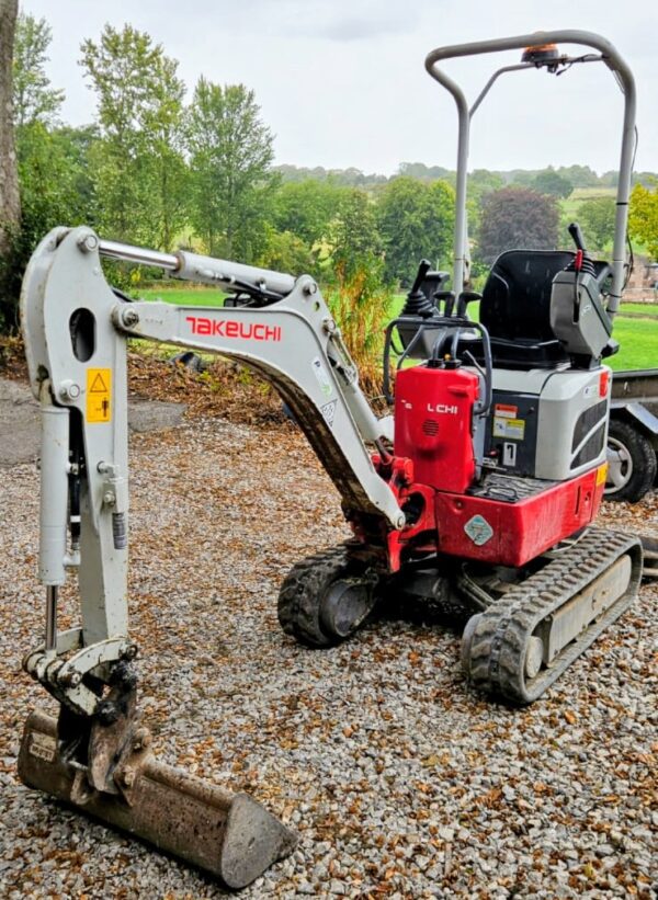 Takeuchi TB210R Mini Excavator - FOR SALE